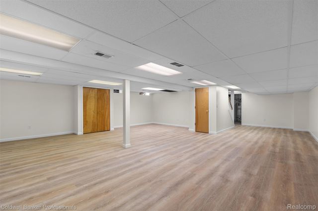5890 Pinecroft Drive, West Bloomfield Charter Township, MI 48322