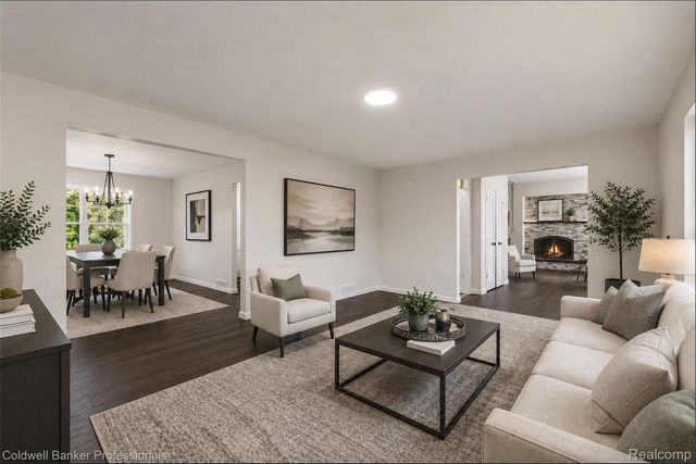 5890 Pinecroft Drive, West Bloomfield Charter Township, MI 48322