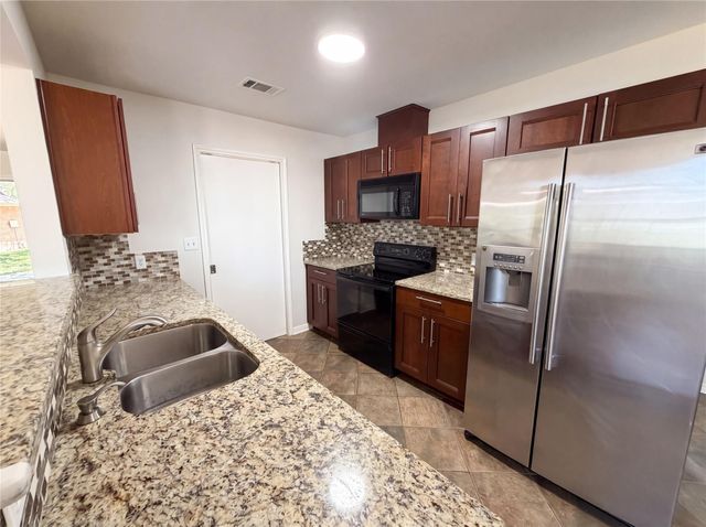 1111 N Riviera CIR, Cedar Park, TX 78613