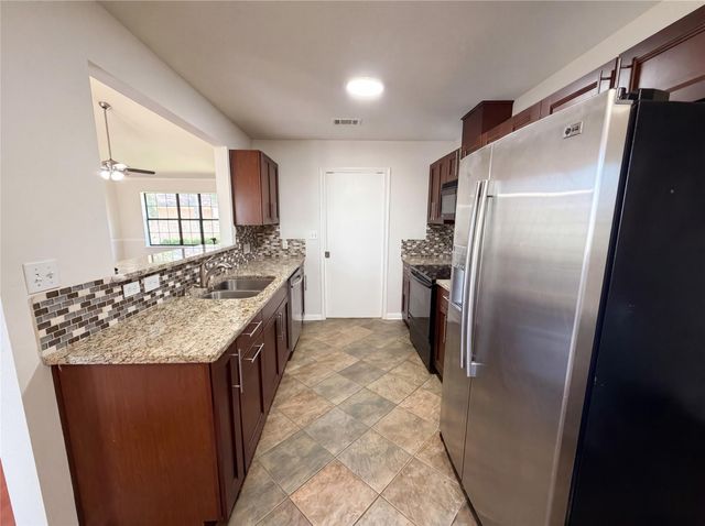 1111 N Riviera CIR, Cedar Park, TX 78613