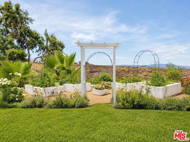 31383 Overcrest Drive, Redlands, CA 92374