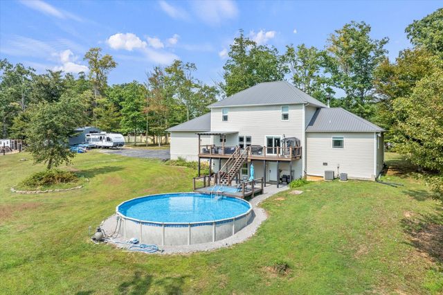 343 Mabry School Rd, Cookeville, TN 38501