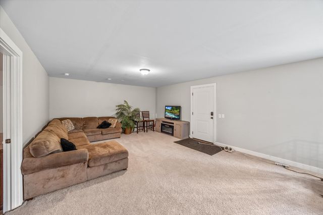 343 Mabry School Rd, Cookeville, TN 38501