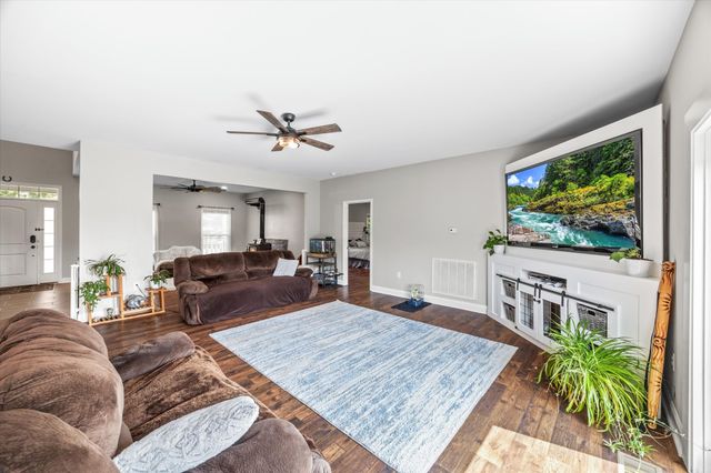 343 Mabry School Rd, Cookeville, TN 38501