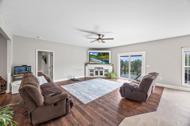 343 Mabry School Rd, Cookeville, TN 38501