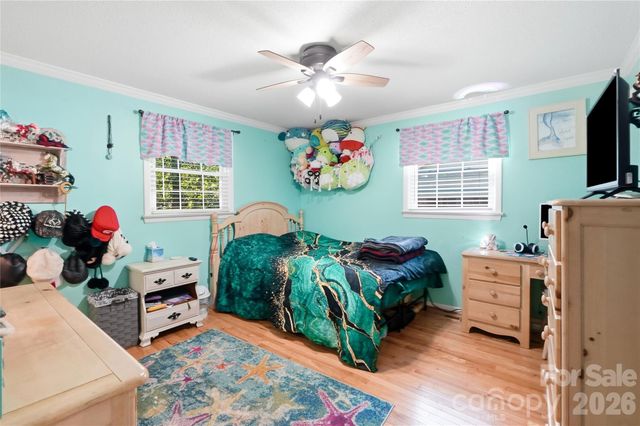 1690 26th Street NE, Hickory, NC 28601
