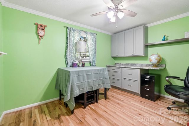1690 26th Street NE, Hickory, NC 28601