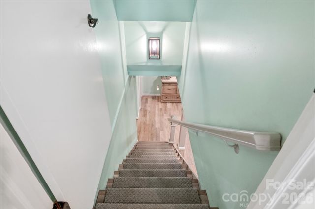 1690 26th Street NE, Hickory, NC 28601