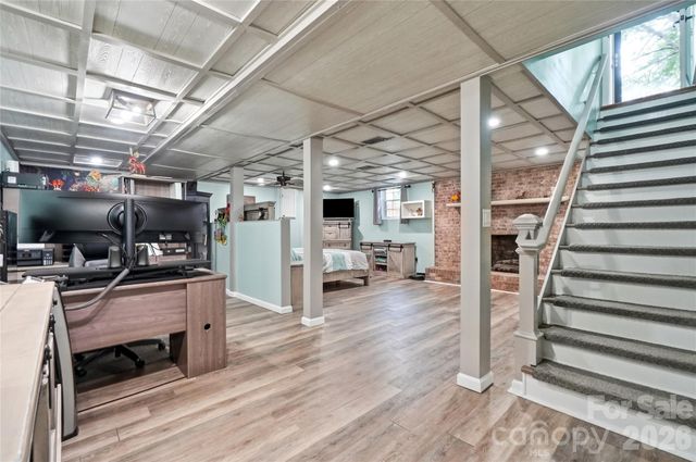 1690 26th Street NE, Hickory, NC 28601