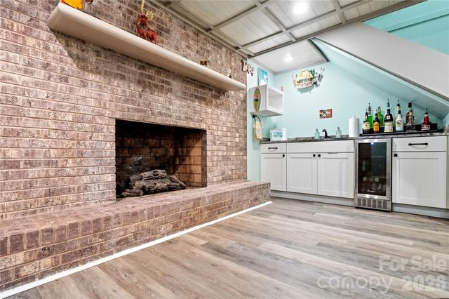 1690 26th Street NE, Hickory, NC 28601