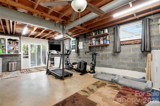 1690 26th Street NE, Hickory, NC 28601