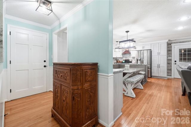 1690 26th Street NE, Hickory, NC 28601