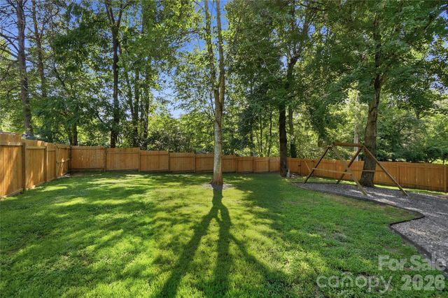 1690 26th Street NE, Hickory, NC 28601