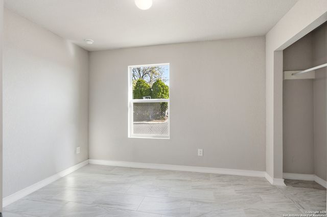 1203 Saltillo, San Antonio, TX 78207