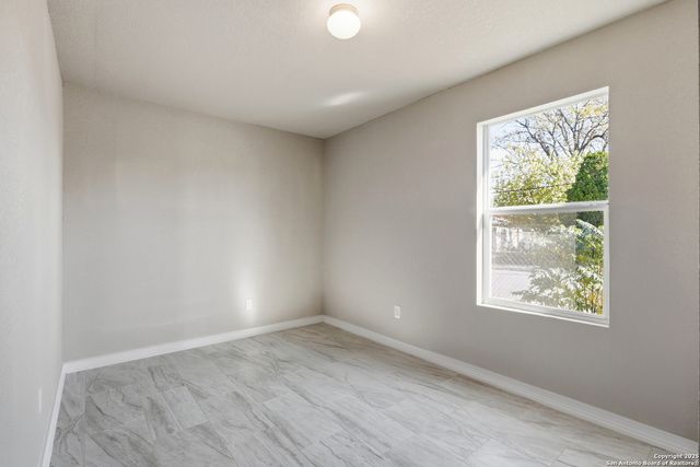 1203 Saltillo, San Antonio, TX 78207