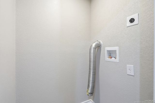 1203 Saltillo, San Antonio, TX 78207