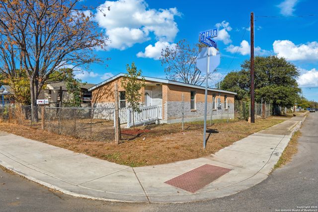 1203 Saltillo, San Antonio, TX 78207