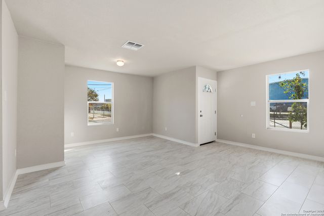 1203 Saltillo, San Antonio, TX 78207