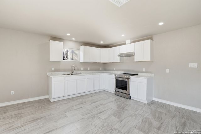 1203 Saltillo, San Antonio, TX 78207