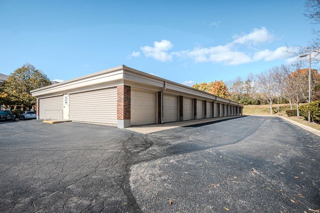 801 N Mclean Boulevard 320, Elgin, IL 60123
