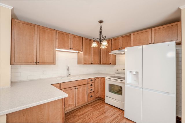 801 N Mclean Boulevard 320, Elgin, IL 60123