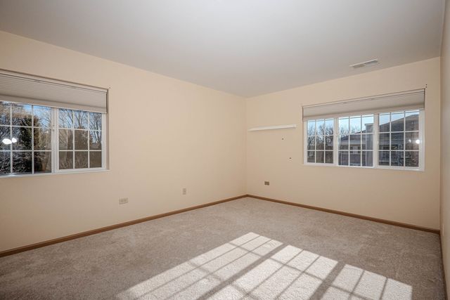 801 N Mclean Boulevard 320, Elgin, IL 60123