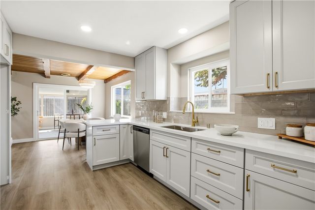 934 S Donna Beth, West Covina, CA 91791