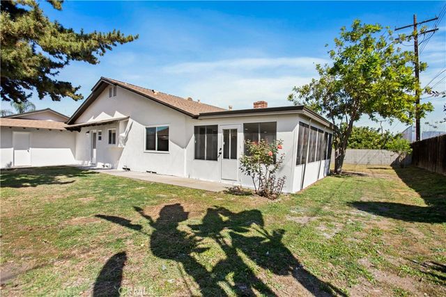 934 S Donna Beth, West Covina, CA 91791