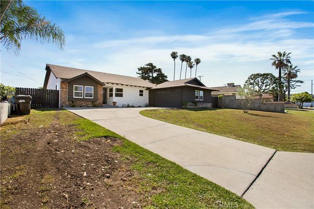934 S Donna Beth, West Covina, CA 91791