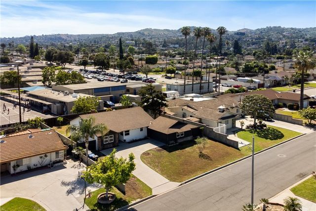 934 S Donna Beth, West Covina, CA 91791