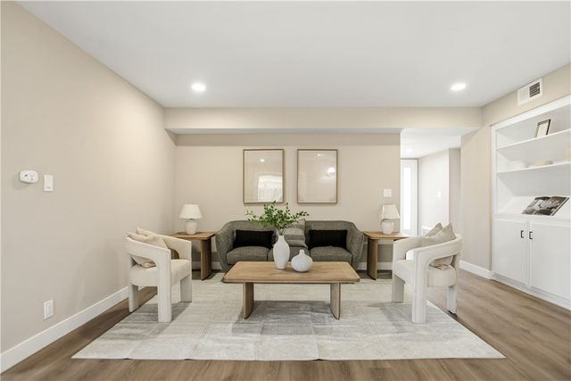 934 S Donna Beth, West Covina, CA 91791