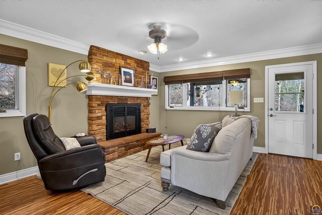 5934 SW 47th ST, Topeka, KS 66610