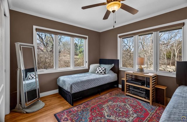 5934 SW 47th ST, Topeka, KS 66610