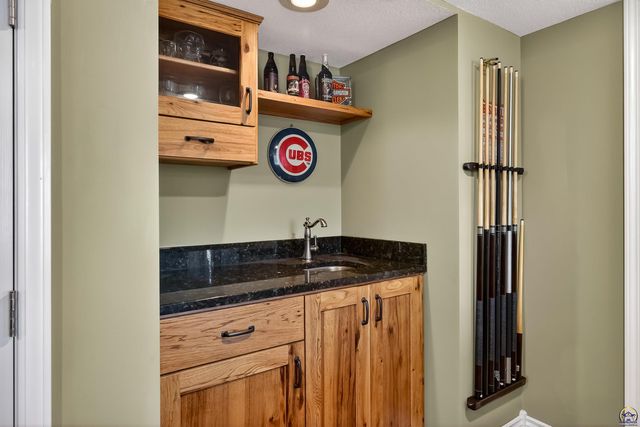 5934 SW 47th ST, Topeka, KS 66610