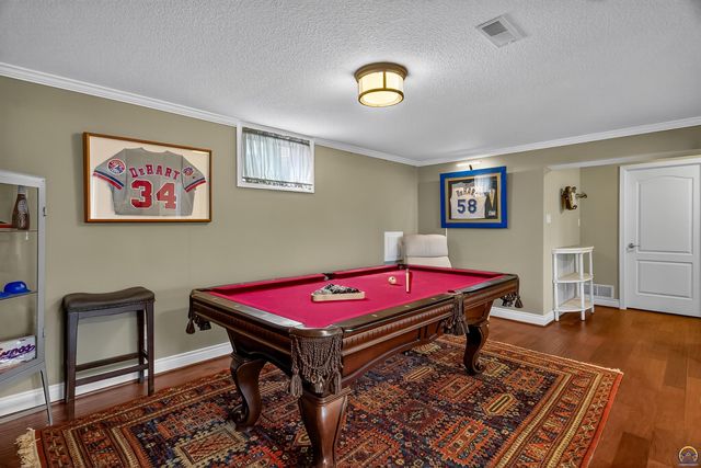 5934 SW 47th ST, Topeka, KS 66610