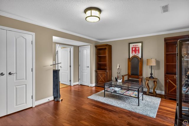 5934 SW 47th ST, Topeka, KS 66610