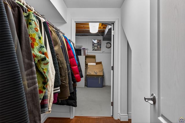 5934 SW 47th ST, Topeka, KS 66610