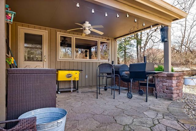 5934 SW 47th ST, Topeka, KS 66610