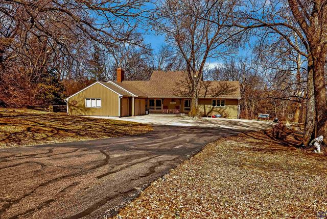 5934 SW 47th ST, Topeka, KS 66610