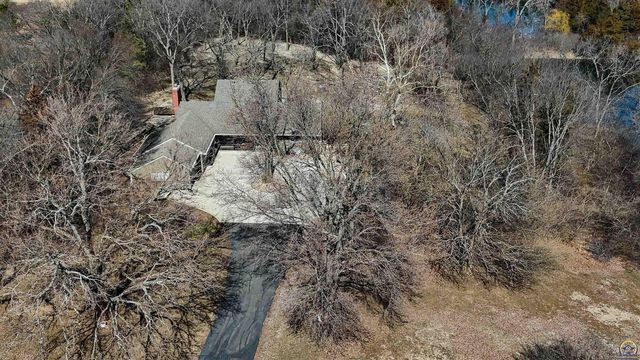 5934 SW 47th ST, Topeka, KS 66610