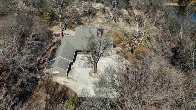 5934 SW 47th ST, Topeka, KS 66610