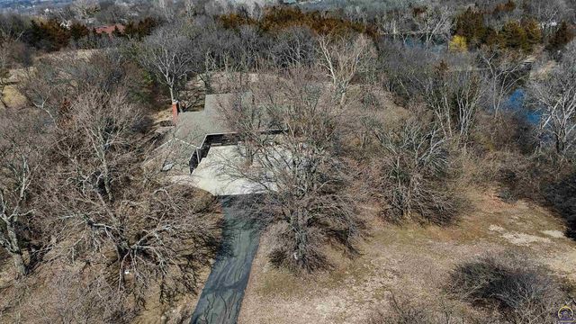 5934 SW 47th ST, Topeka, KS 66610