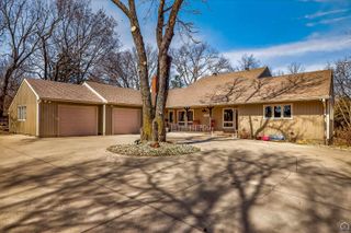 5934 SW 47th ST, Topeka, KS 66610