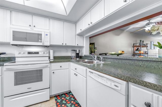 90 S HIGHLAND AVENUE 110, Tarpon Springs, FL 34689