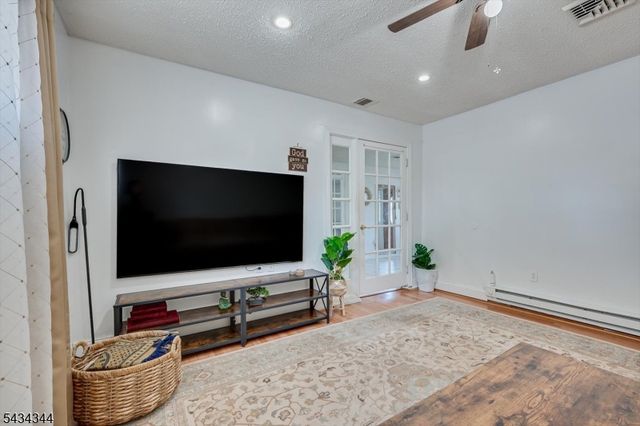 15 Markham Rd, Edison Twp., NJ 08817