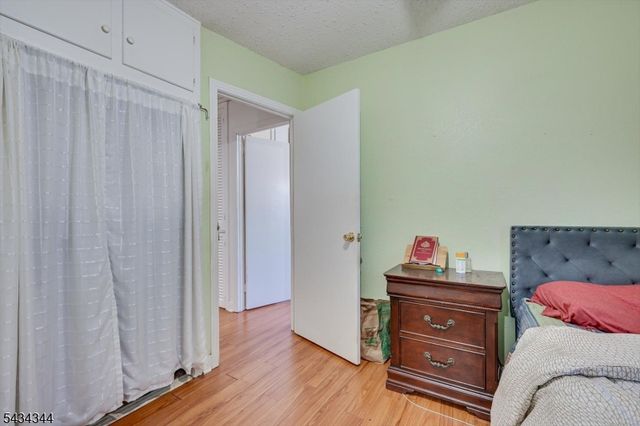 15 Markham Rd, Edison Twp., NJ 08817