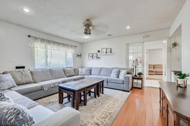15 Markham Rd, Edison Twp., NJ 08817