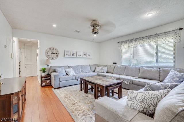 15 Markham Rd, Edison Twp., NJ 08817
