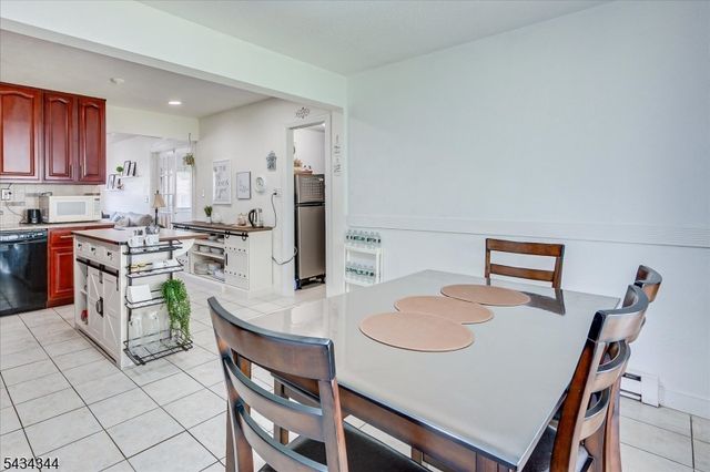 15 Markham Rd, Edison Twp., NJ 08817