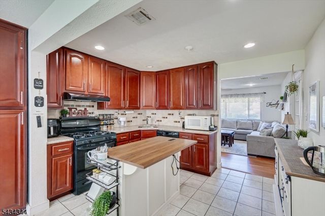 15 Markham Rd, Edison Twp., NJ 08817